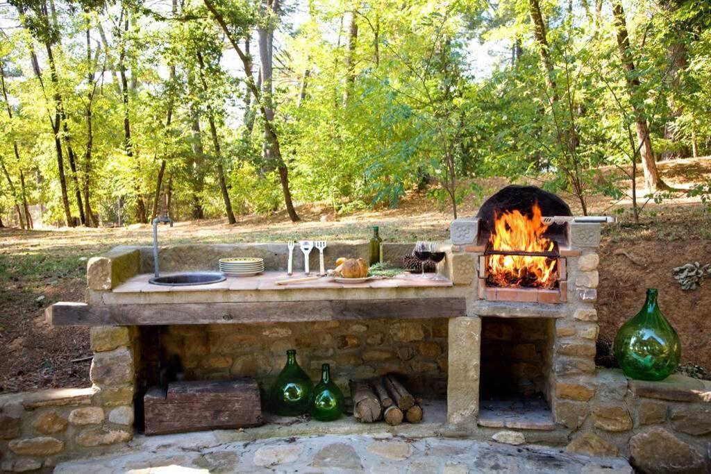 Villa Liz Tuscany, Private Pool, Hot Tub, Property Fenced, Pets Allowed Poppi Exteriér fotografie