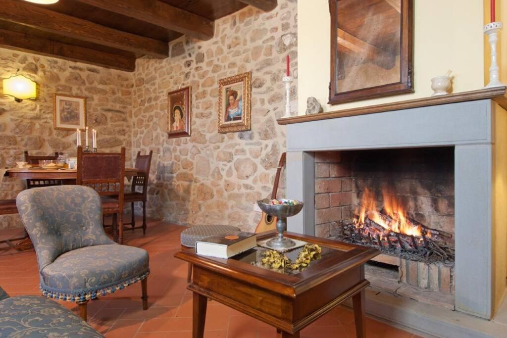Villa Liz Tuscany, Private Pool, Hot Tub, Property Fenced, Pets Allowed Poppi Exteriér fotografie