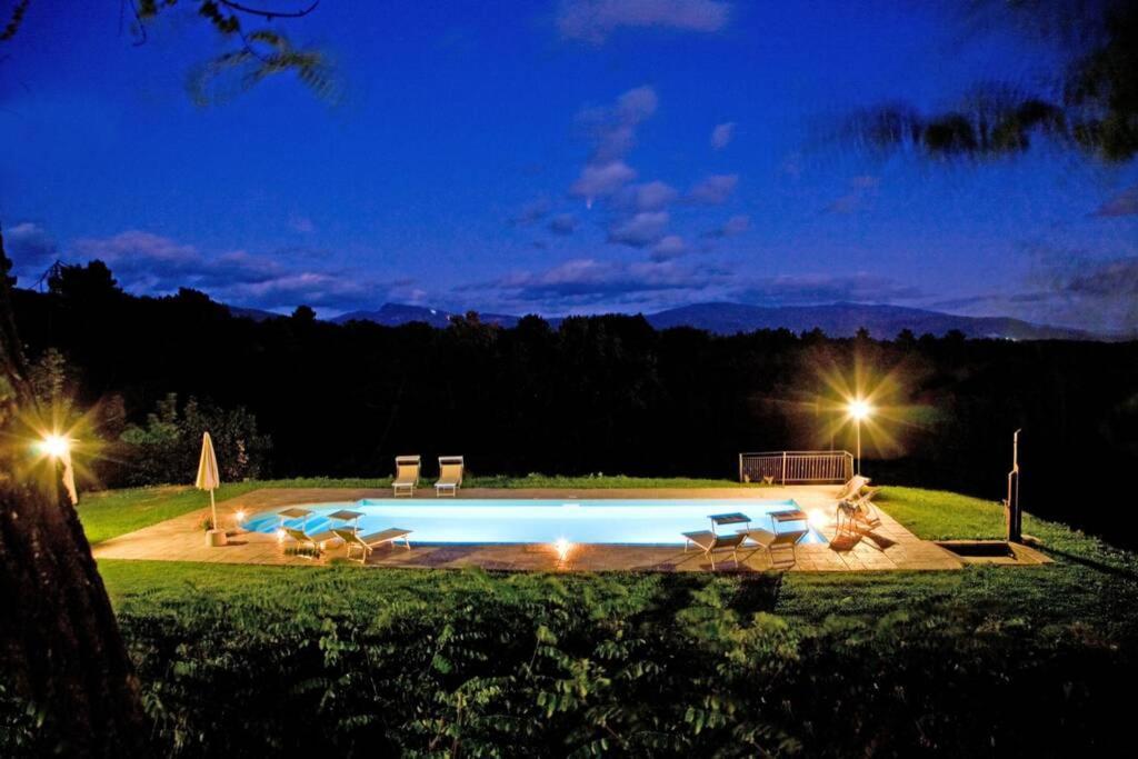 Villa Liz Tuscany, Private Pool, Hot Tub, Property Fenced, Pets Allowed Poppi Exteriér fotografie