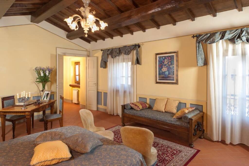 Villa Liz Tuscany, Private Pool, Hot Tub, Property Fenced, Pets Allowed Poppi Exteriér fotografie