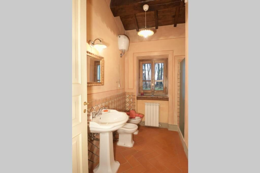 Villa Liz Tuscany, Private Pool, Hot Tub, Property Fenced, Pets Allowed Poppi Exteriér fotografie