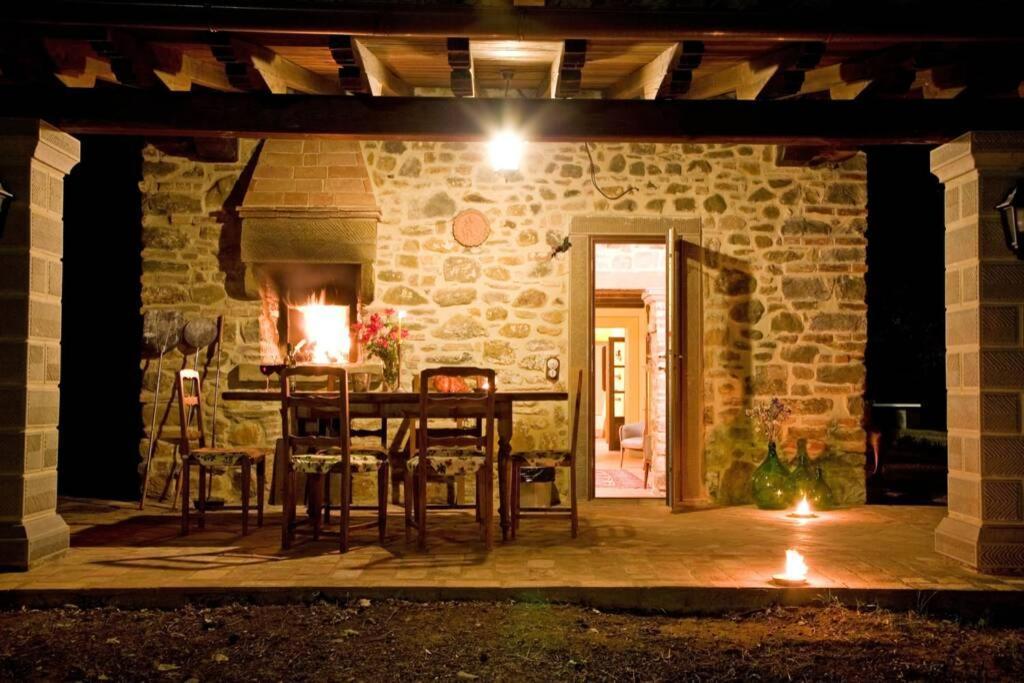 Villa Liz Tuscany, Private Pool, Hot Tub, Property Fenced, Pets Allowed Poppi Exteriér fotografie