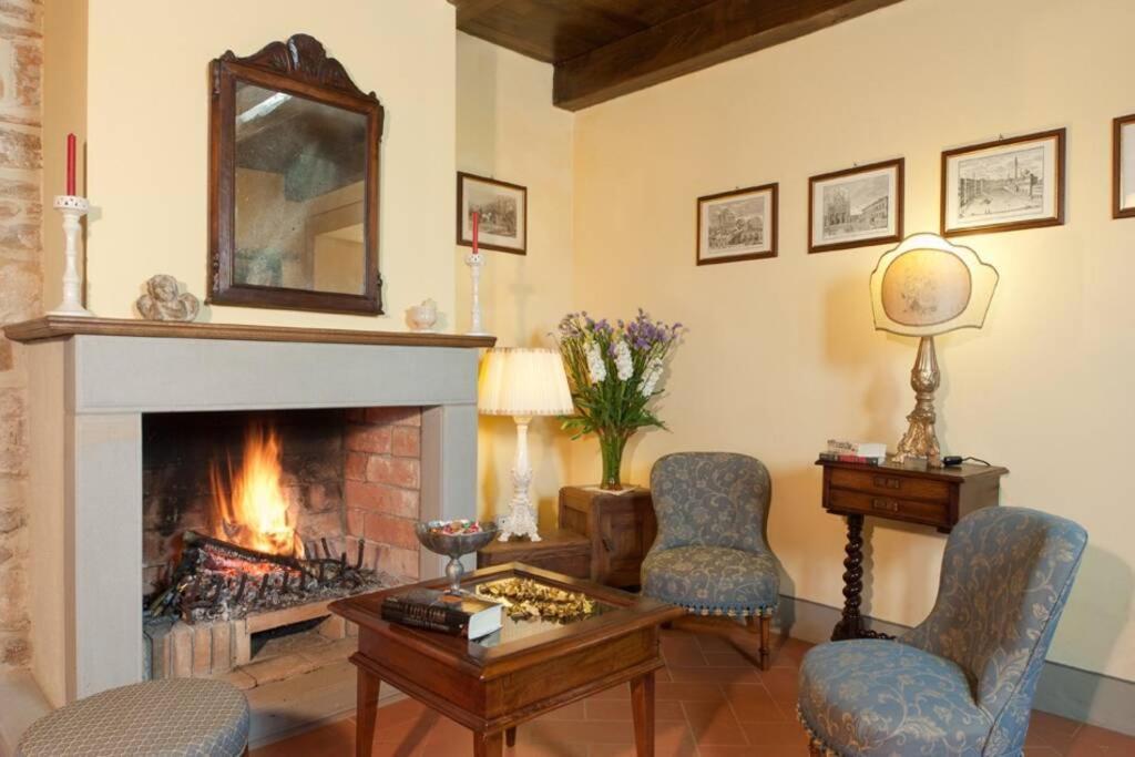 Villa Liz Tuscany, Private Pool, Hot Tub, Property Fenced, Pets Allowed Poppi Exteriér fotografie