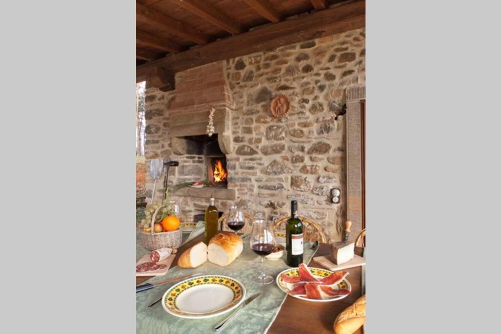 Villa Liz Tuscany, Private Pool, Hot Tub, Property Fenced, Pets Allowed Poppi Exteriér fotografie